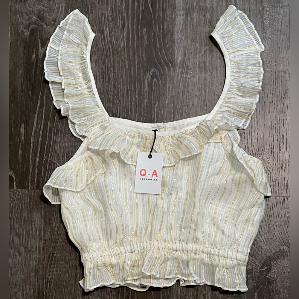 Q&A**Beautiful Summer Top***Small $112 - Picture 5 of 5